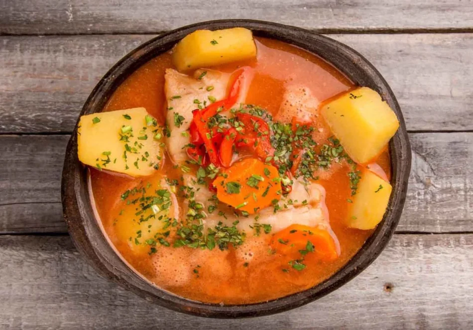 Caldillo de congrio se posiciona entre las mejores sopas marinas del mundo según TasteAtlas