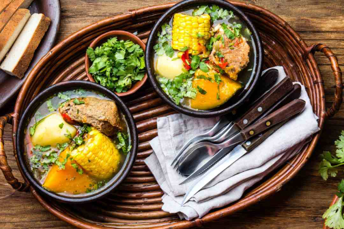 “Recetas con identidad”: estudiantes rescatan la cocina chilena en libro con enfoque nutricional