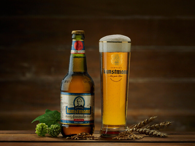 Kunstmann presenta la primera cerveza de su sala de barricas en Valdivia