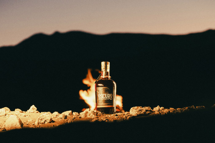 Oscuro Capricornio: el nuevo vermut artesanal que nace en el desierto
