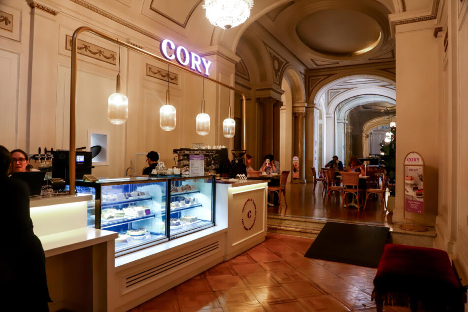 Teatro Municipal de Santiago inaugura nueva cafetería en sus dependencias