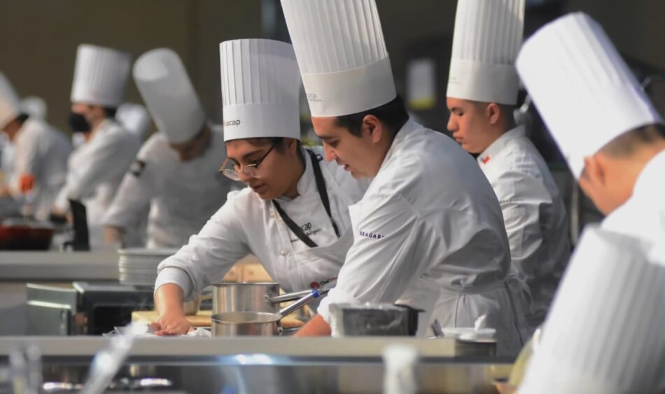 AGCH reconoce a INACAP con el Premio Investigación, Educación y Difusión Gastronómica 2026