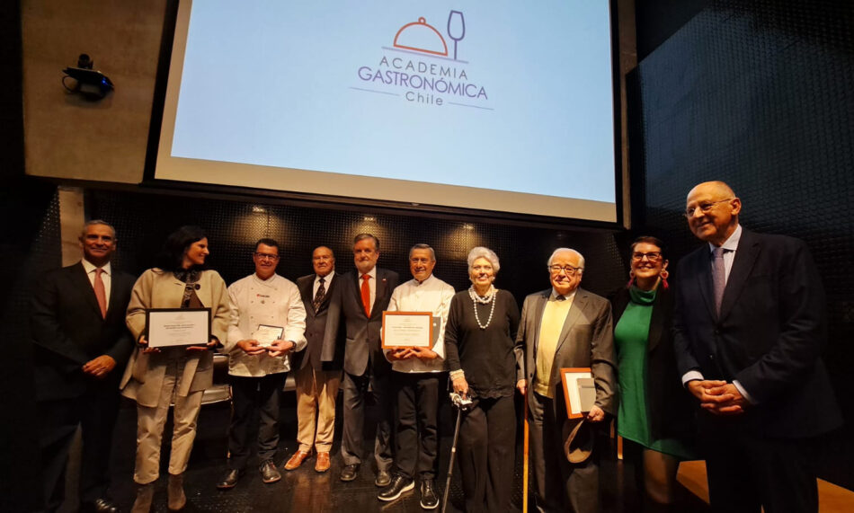 AGCH premió a Augusto Merino, Guillermo Rodríguez e INACAP por su aporte a la gastronomía chilena